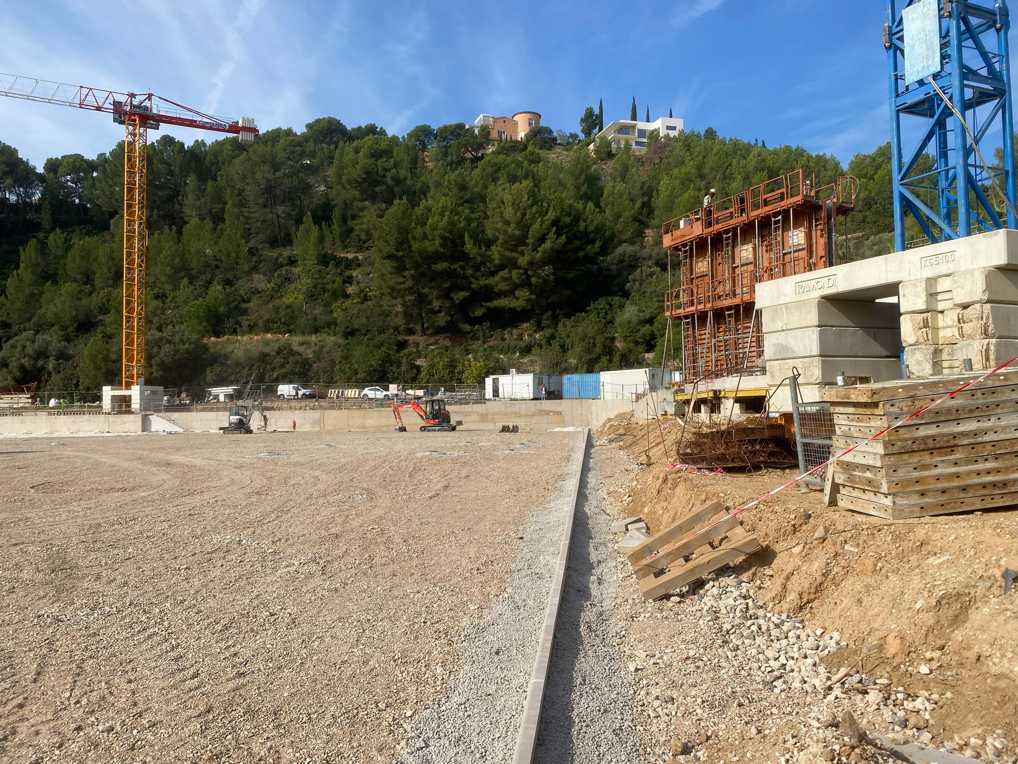 Point sur le chantier du complexe sportif et de loisirs des Grands ...